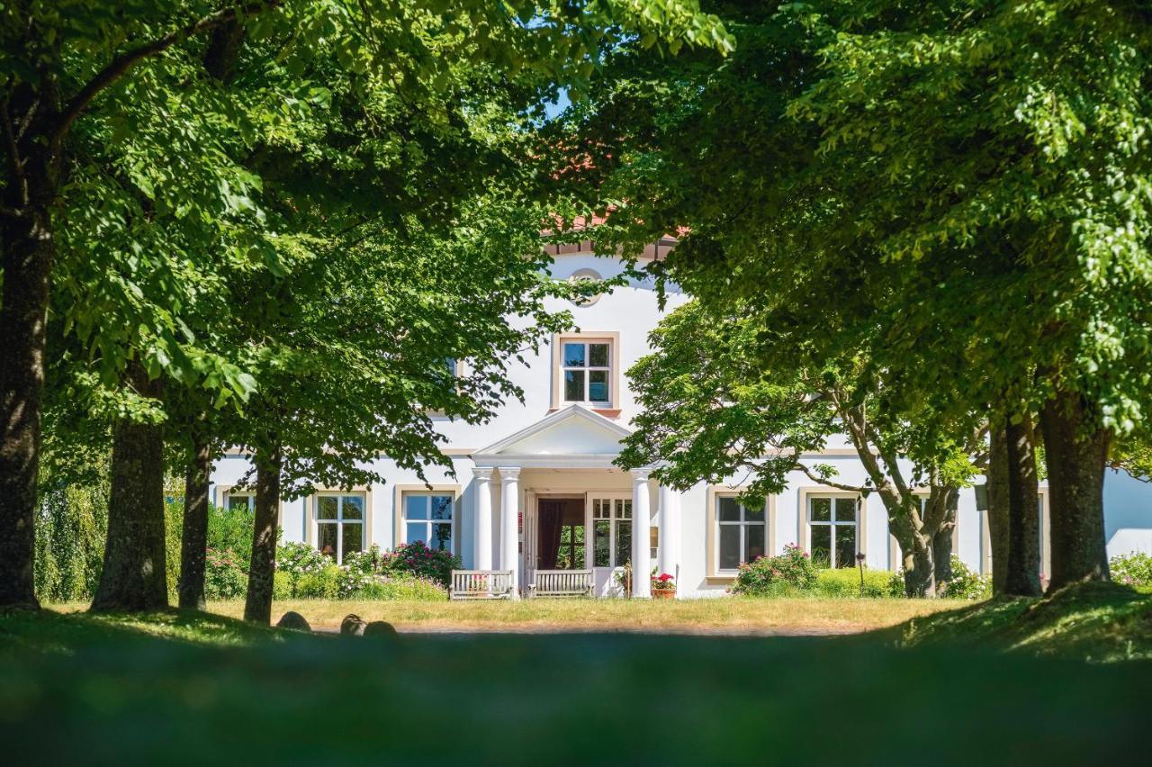 Relais & Chateaux Gutshaus Stolpe Stolpe an der Peene Buitenkant foto