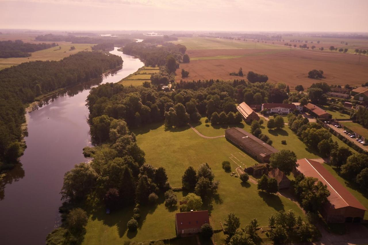 Relais & Chateaux Gutshaus Stolpe Stolpe an der Peene Buitenkant foto