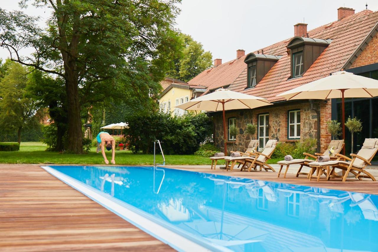 Relais & Chateaux Gutshaus Stolpe Stolpe an der Peene Buitenkant foto