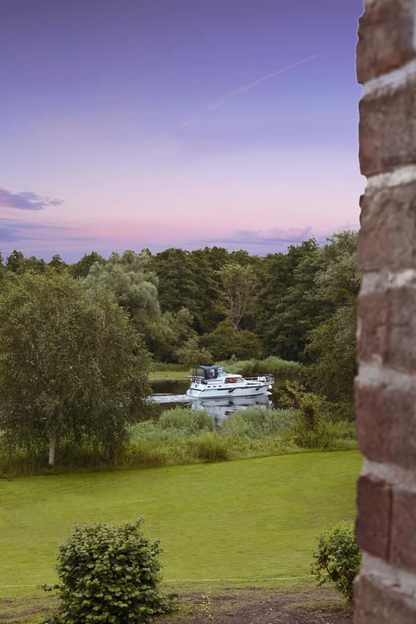 Relais & Chateaux Gutshaus Stolpe Stolpe an der Peene Buitenkant foto